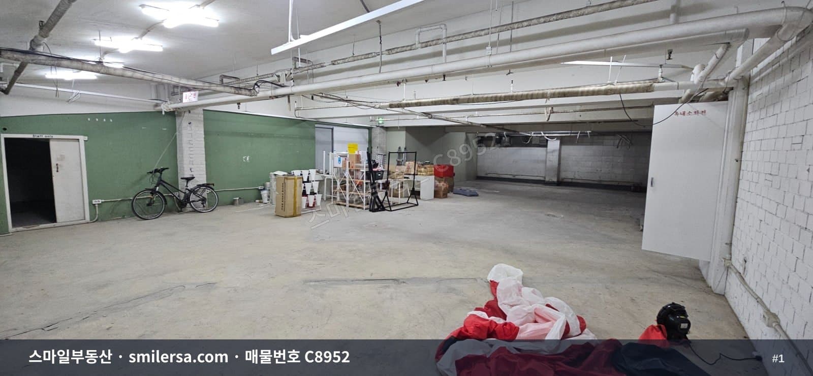 부산광역시 남구 대연동 상가 내부 사진 C8952