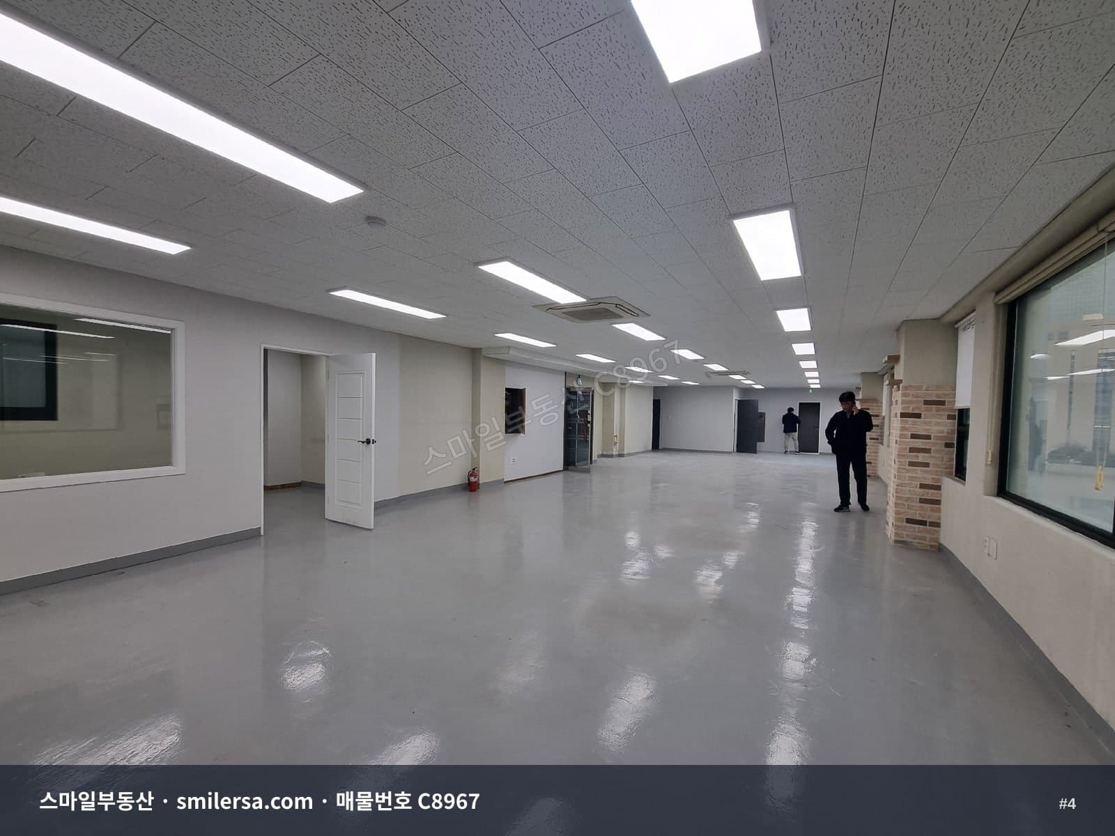 범내골역 인근 대형 사무실 임대 - 67평 규모 역세권 오피스 썸네일 4