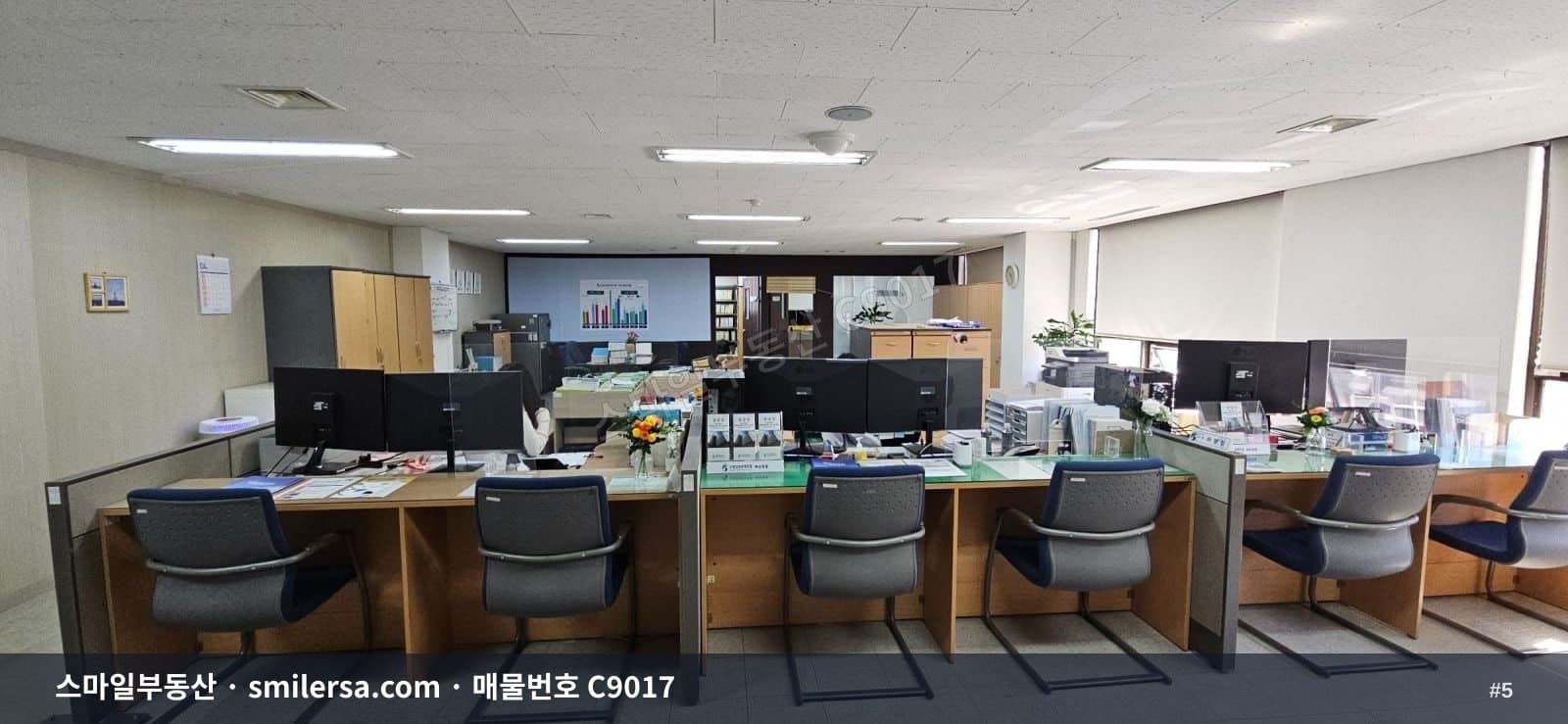거제대로변 깨끗한 사무실 2층 65평, 즉시입주 가능 썸네일 5