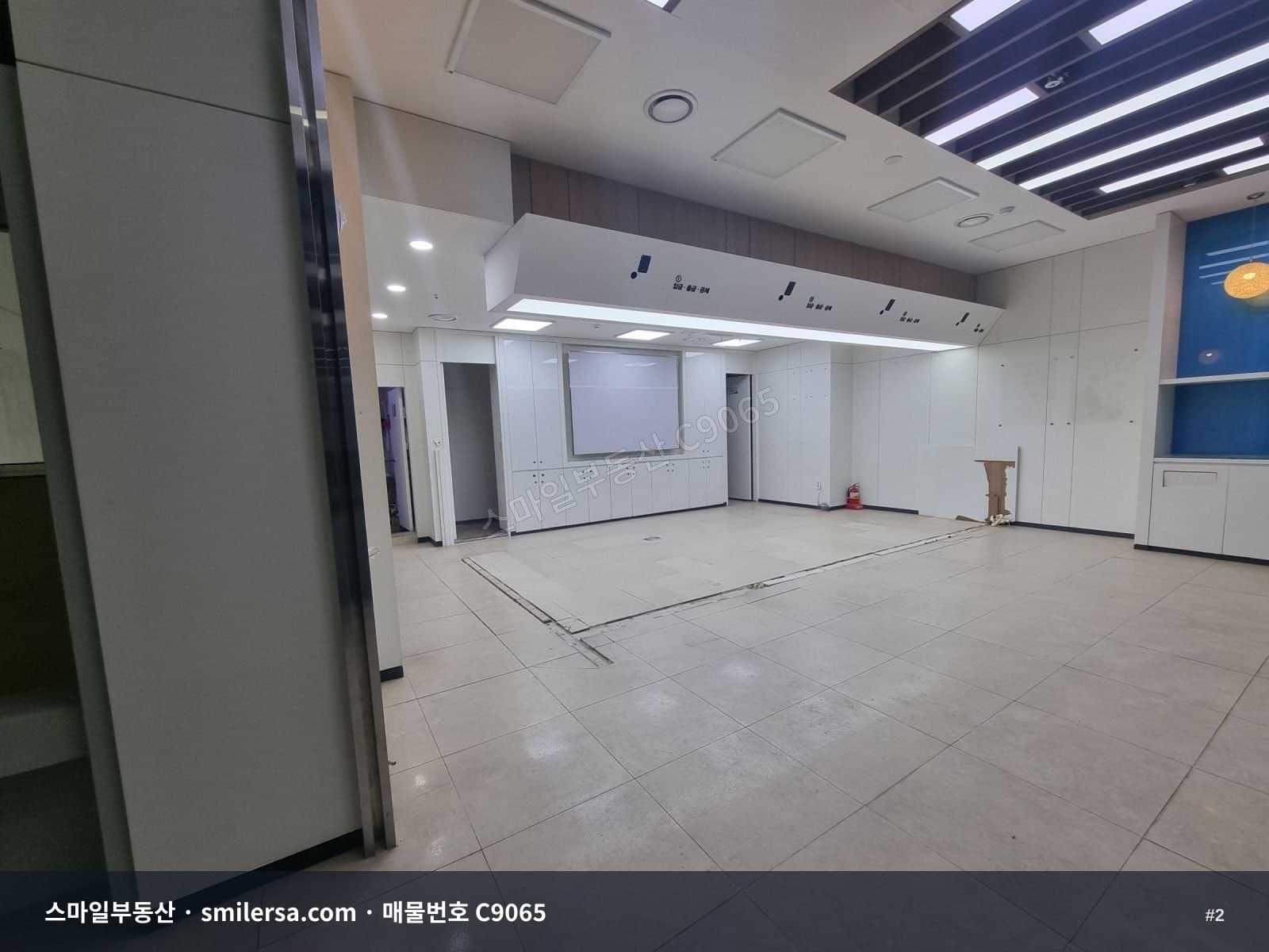 전포사잇길 대로변 코너 통창 1층, 무권리 28평 상가 썸네일 2