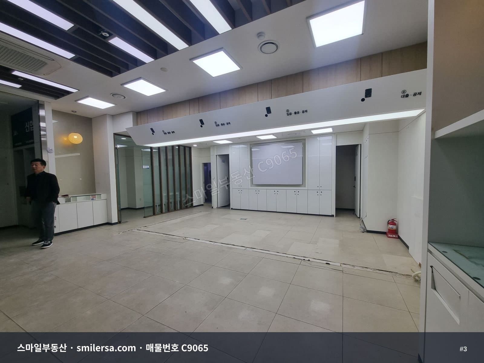 전포사잇길 대로변 코너 통창 1층, 무권리 28평 상가 썸네일 3