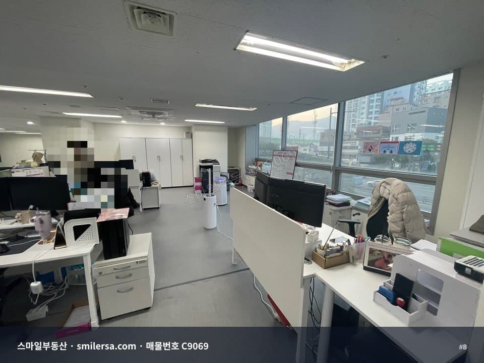 서면롯데 인근 대로변 사무실, 넓은 평수에 주차 편리한 169평 공간 썸네일 8