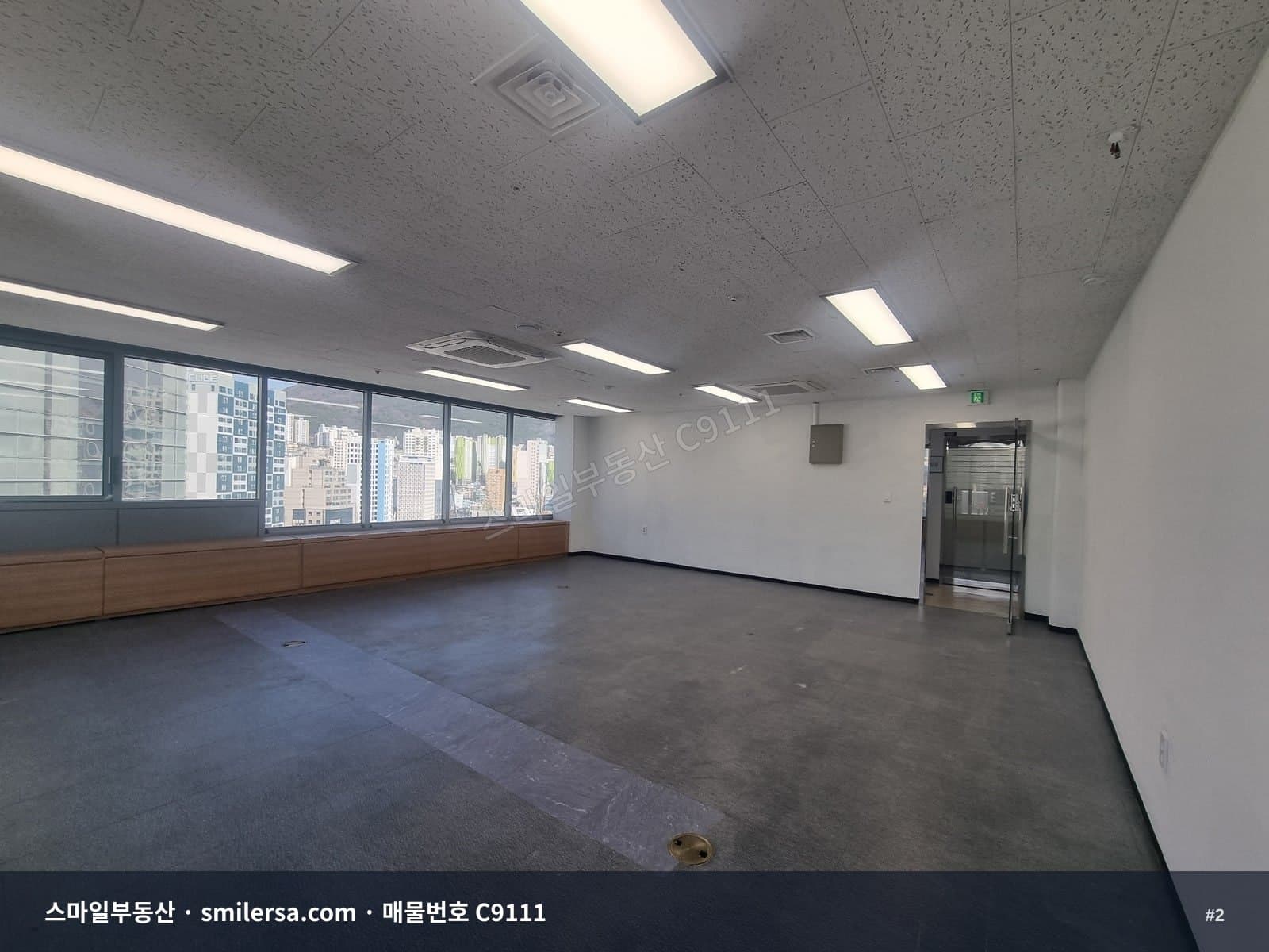 서면역 인근 관리 잘 된 사무실, 주차 포함 깔끔한 업무공간 썸네일 2