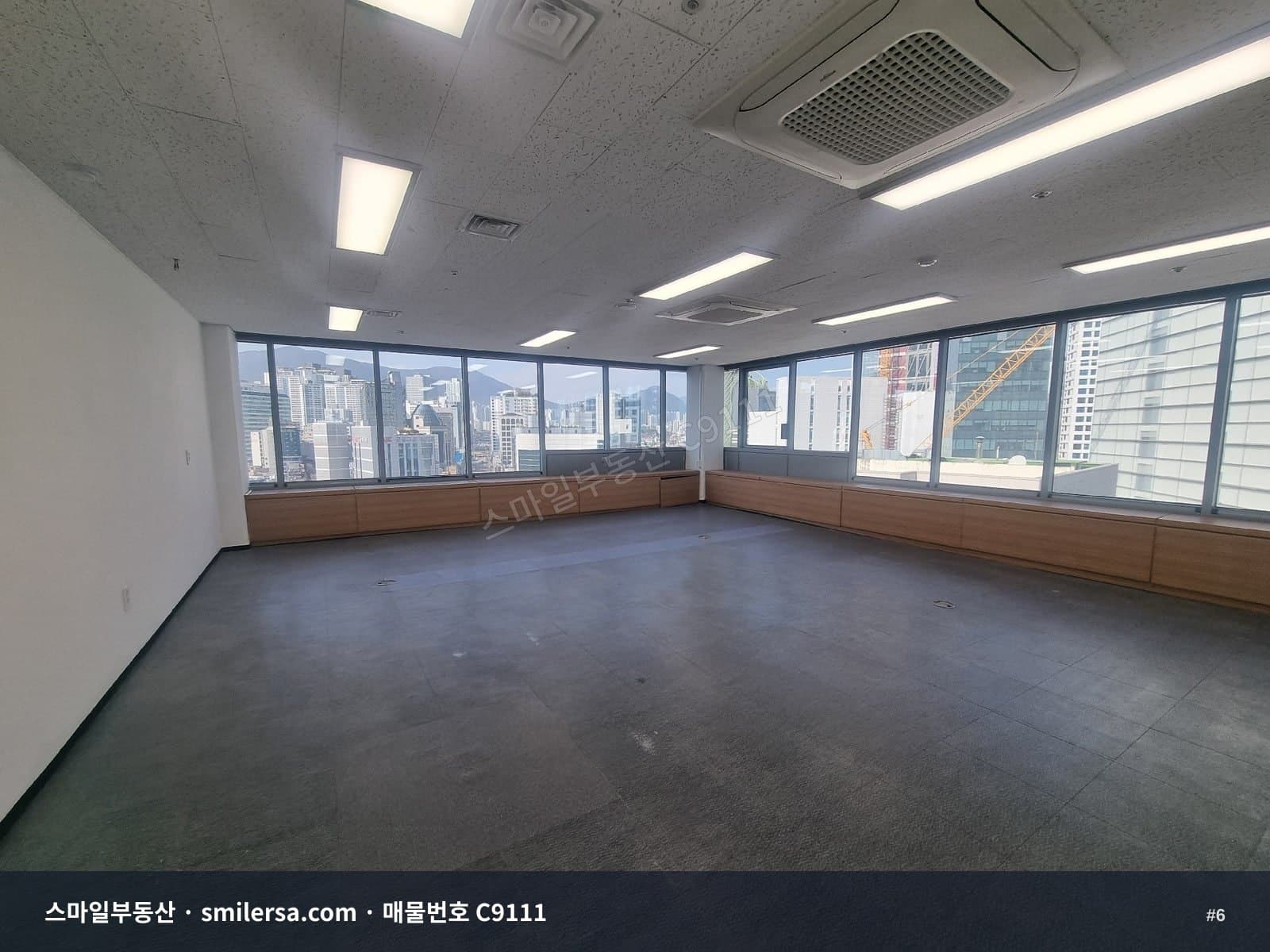 서면역 인근 관리 잘 된 사무실, 주차 포함 깔끔한 업무공간 썸네일 6