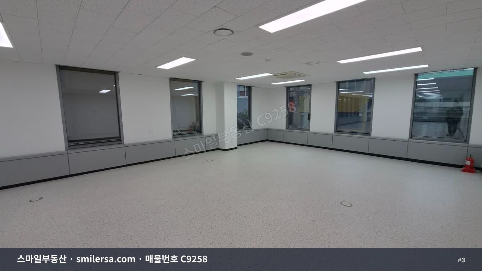 서면역 인근 관리 잘된 중형 사무실, 부전동 85평 월세 썸네일 3