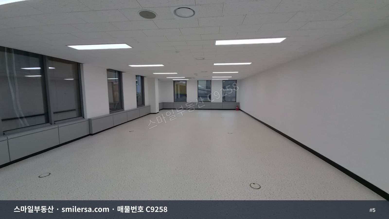 서면역 인근 관리 잘된 중형 사무실, 부전동 85평 월세 썸네일 5