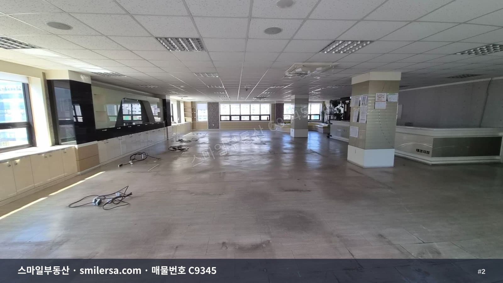 범일동 대로변 대형사무실, 100평대 넓은 공간 월세 매물 썸네일 2