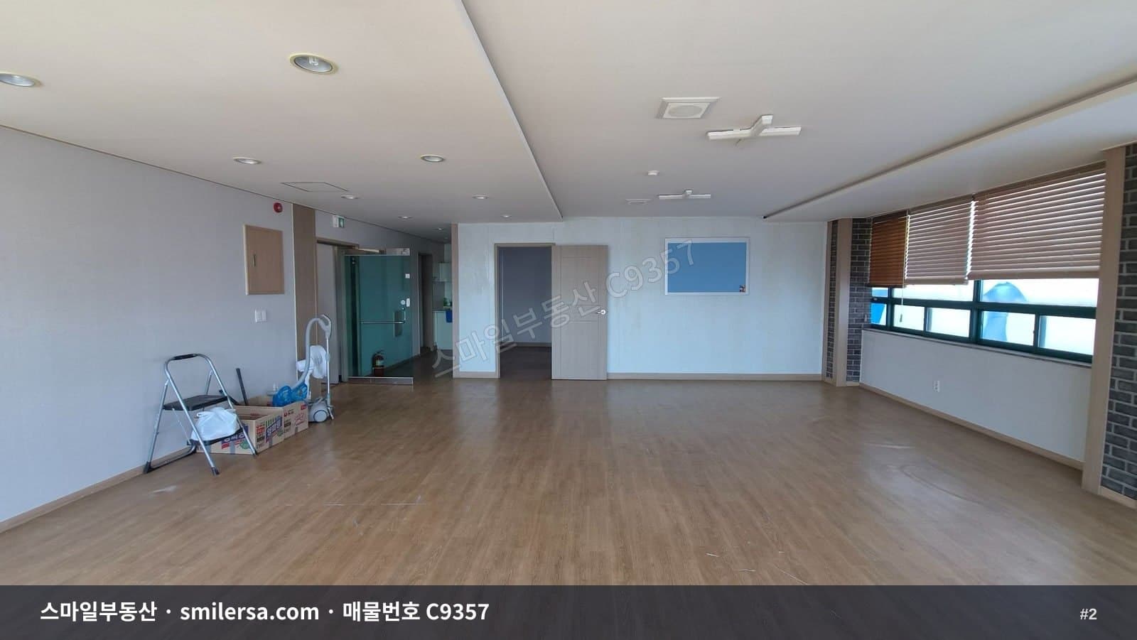 부산진역 대로변 접근성 좋은 사무실 - 수정동 월세 썸네일 2