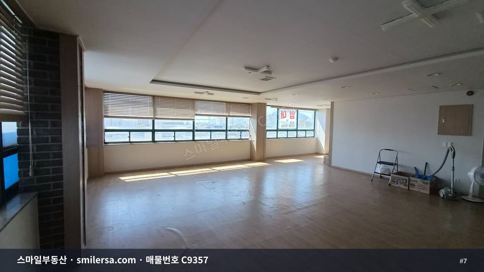 부산진역 대로변 접근성 좋은 사무실 - 수정동 월세 썸네일 7