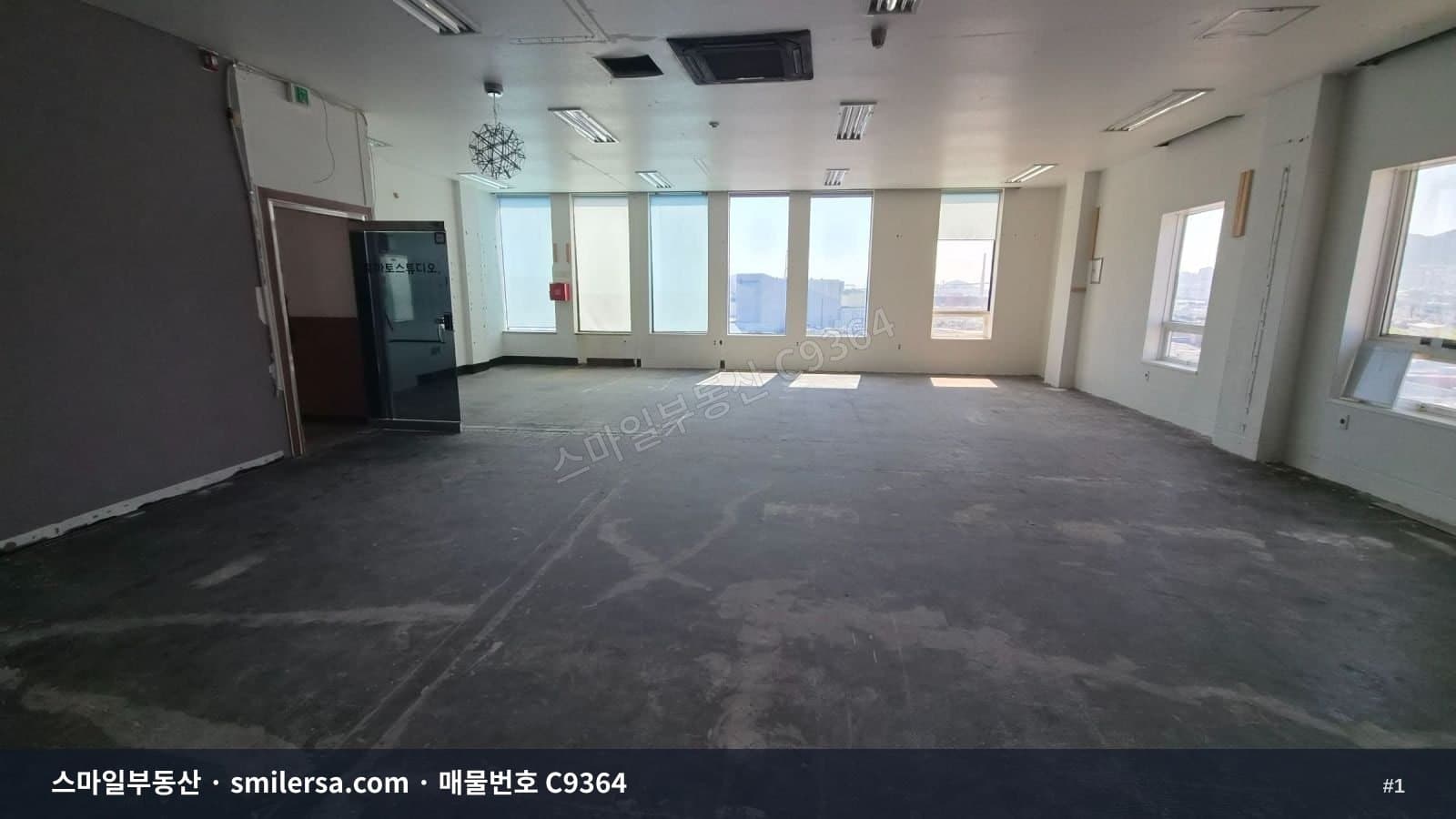 부산광역시 동구 수정동 사무실 내부 사진 C9364