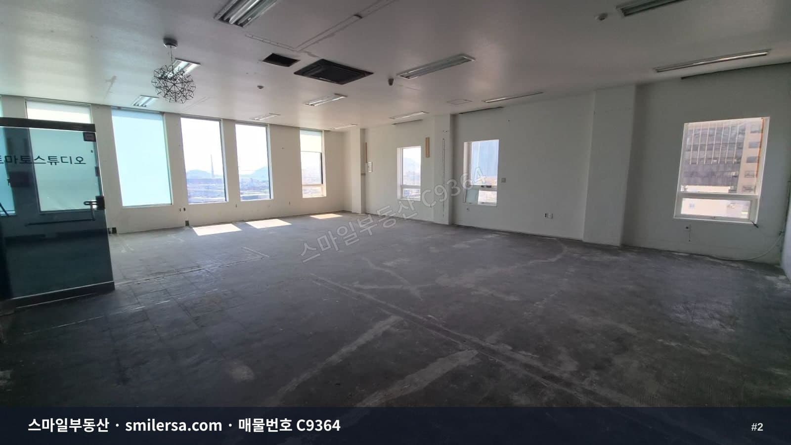 부산진역 인근 대로변 대형 사무실 82평, 즉시입주 가능 썸네일 2