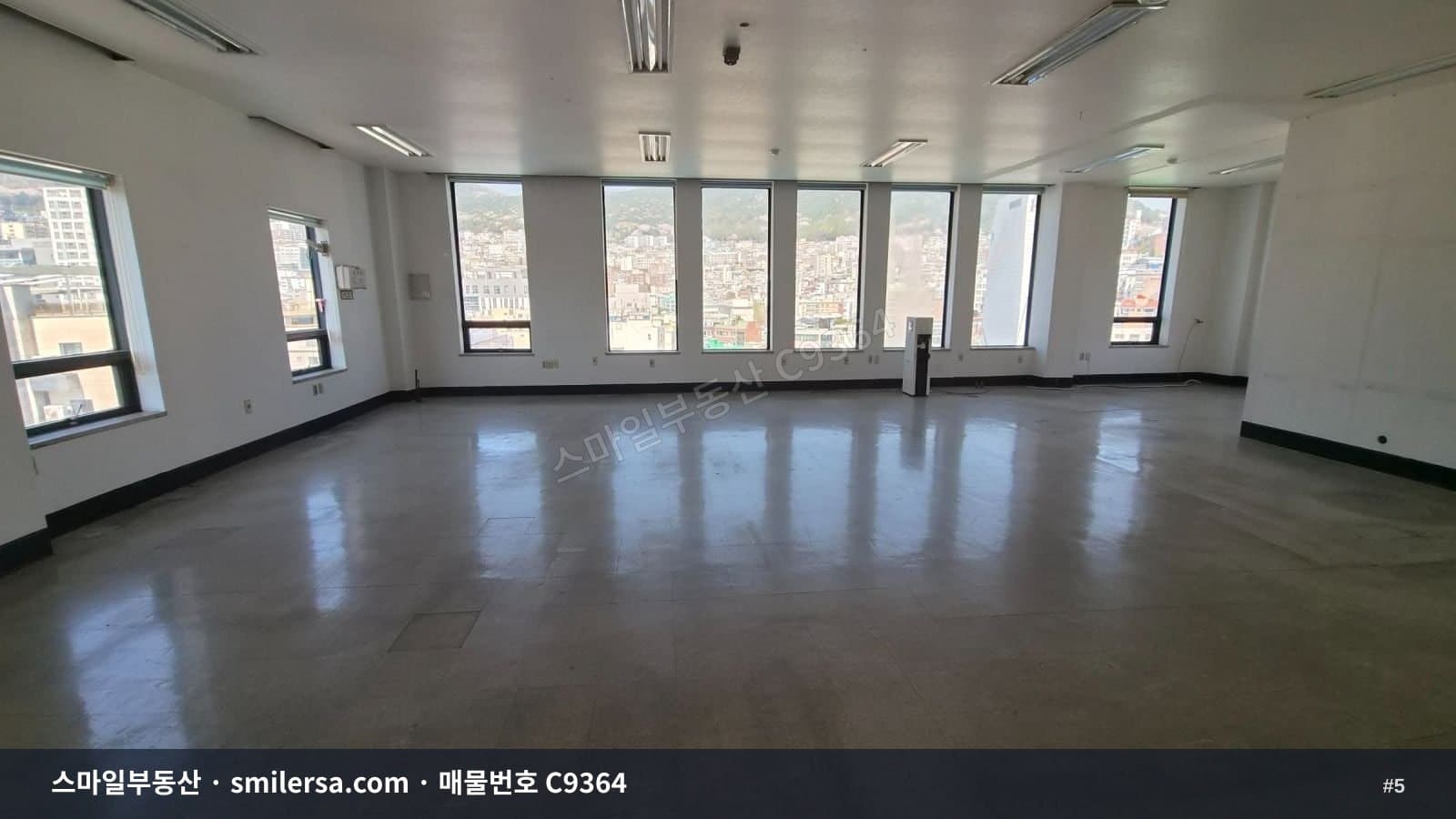 부산진역 인근 대로변 대형 사무실 82평, 즉시입주 가능 썸네일 5