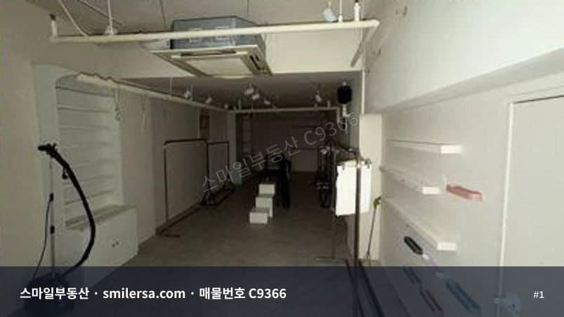 경성대부경대역 5번출구 무권리 1층상가 월세 - 1