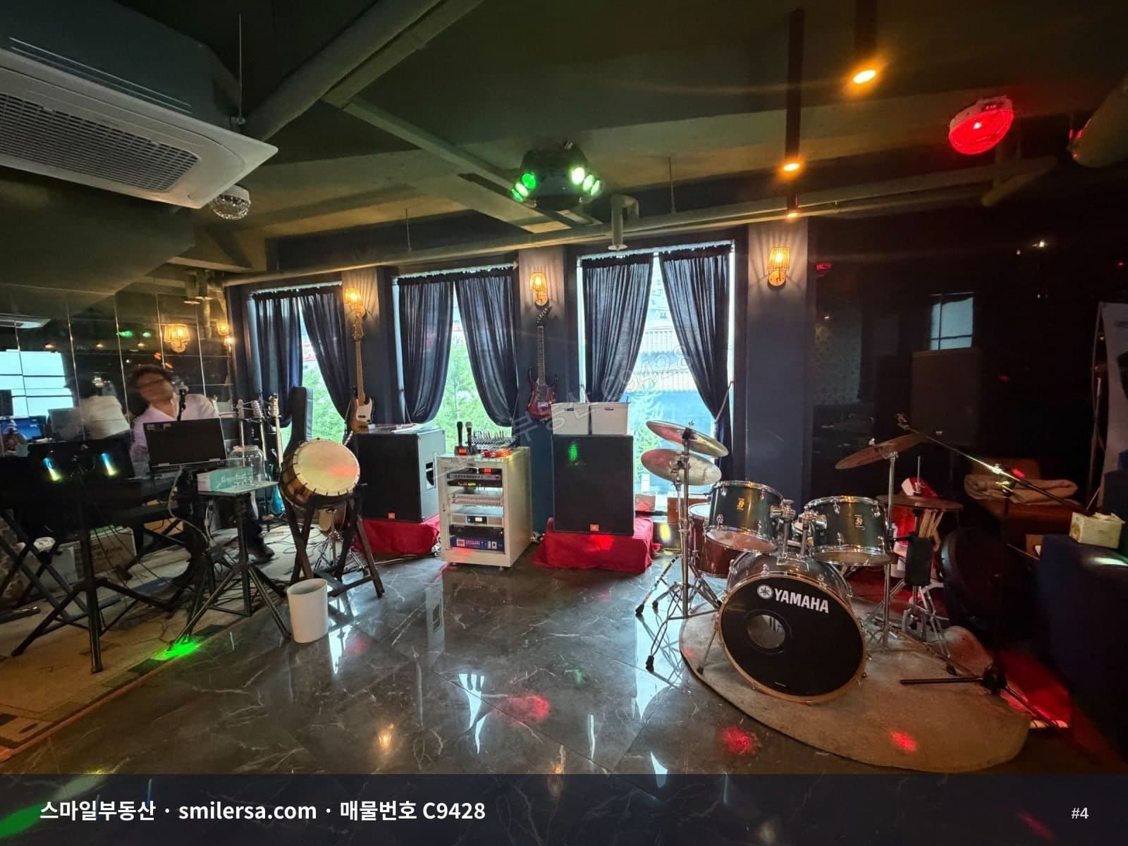 부전동 영광도서 라인, 시설 완벽한 91평 가라오케 썸네일 4