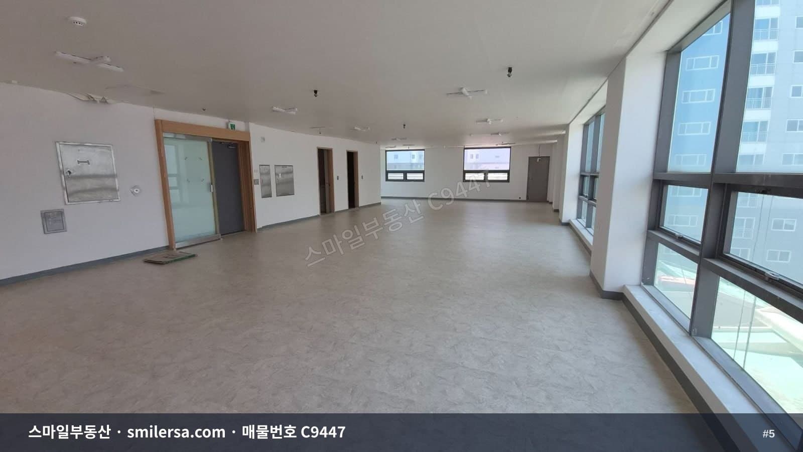 수영역 인근 대로변 광고효과 좋은 깔끔한 사무실 썸네일 5