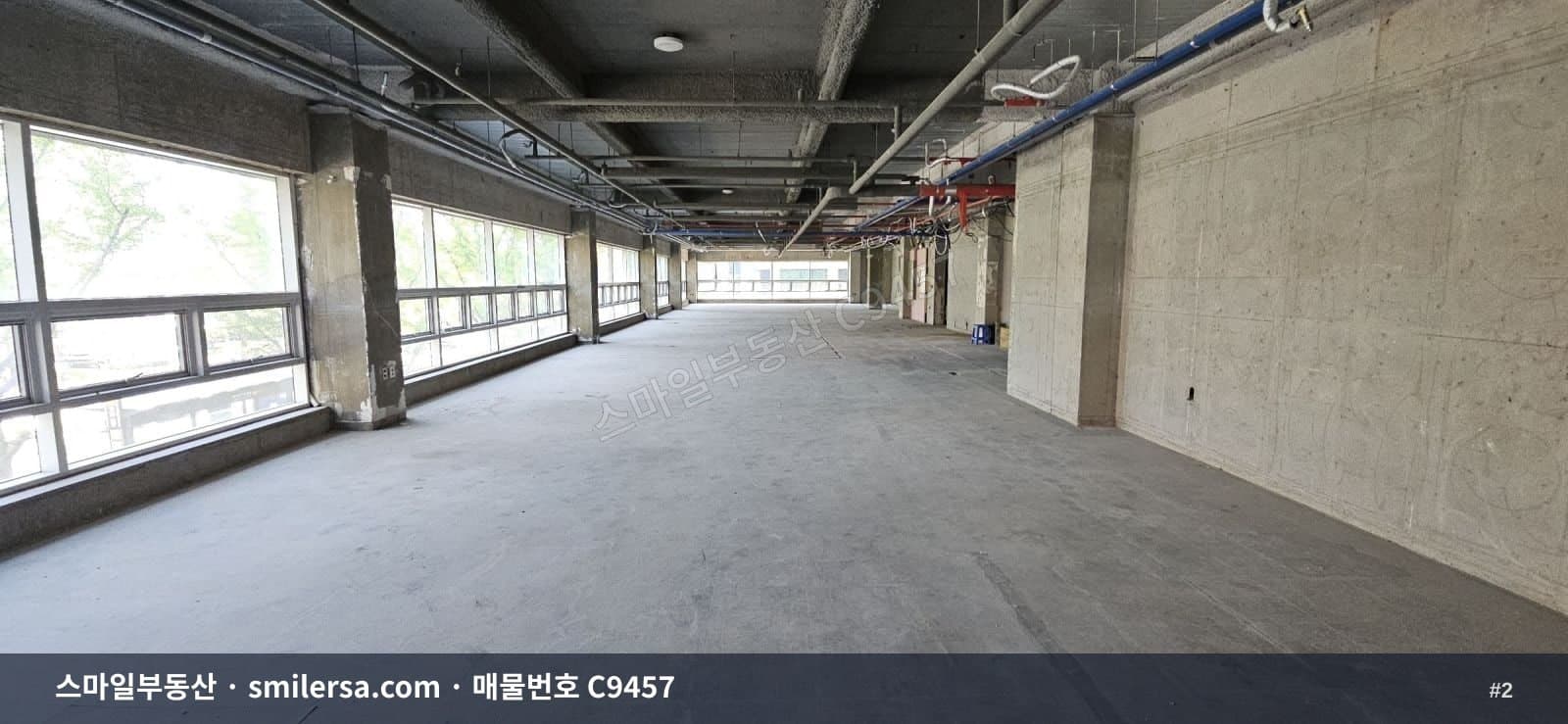 동래역 인근 156평 대형 상가, 사무실로도 활용 가능한 2층 공간 썸네일 2