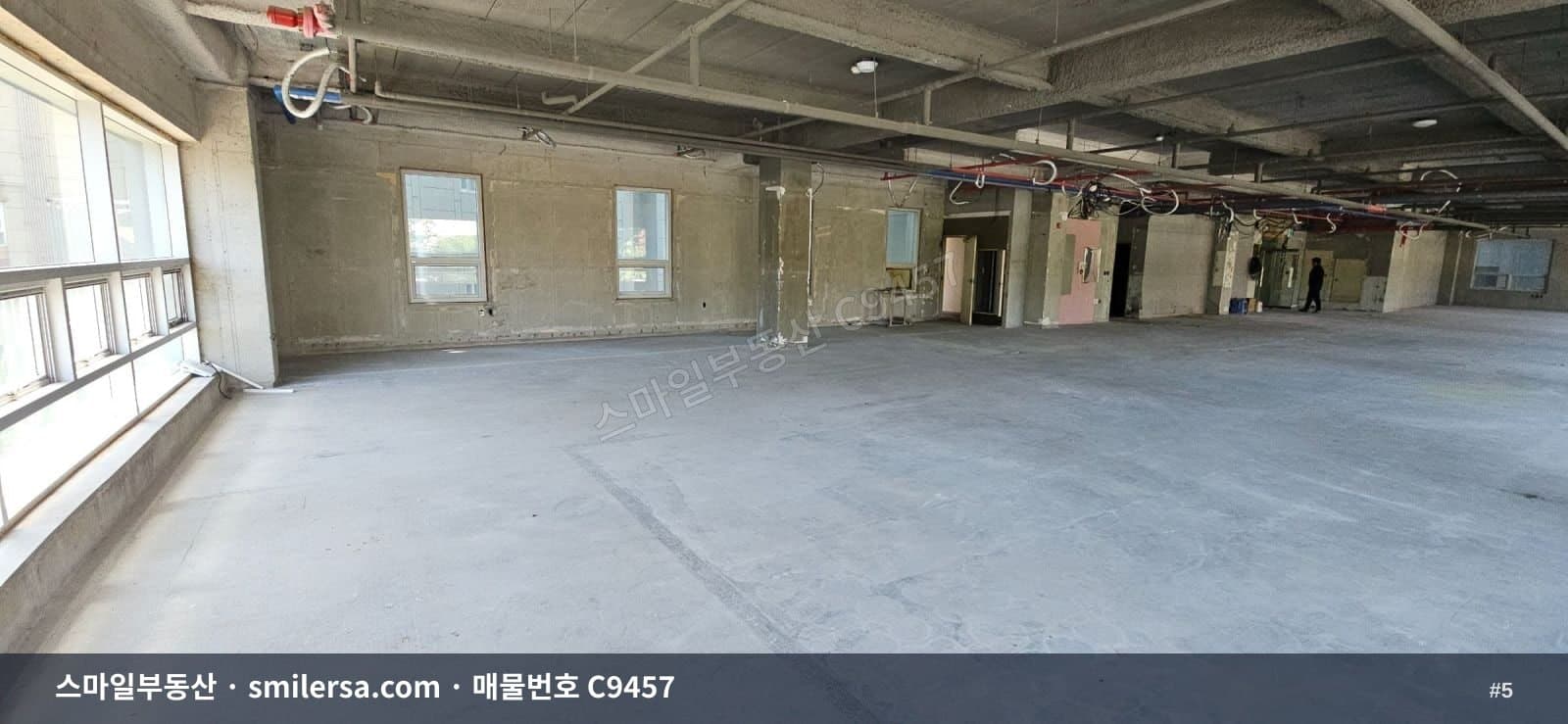 동래역 인근 156평 대형 상가, 사무실로도 활용 가능한 2층 공간 썸네일 5