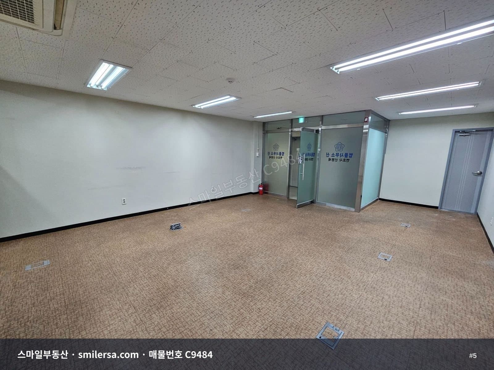 부산지방법원 정문 앞 대로변 사무실, 가시성 좋은 6층 49평 썸네일 5