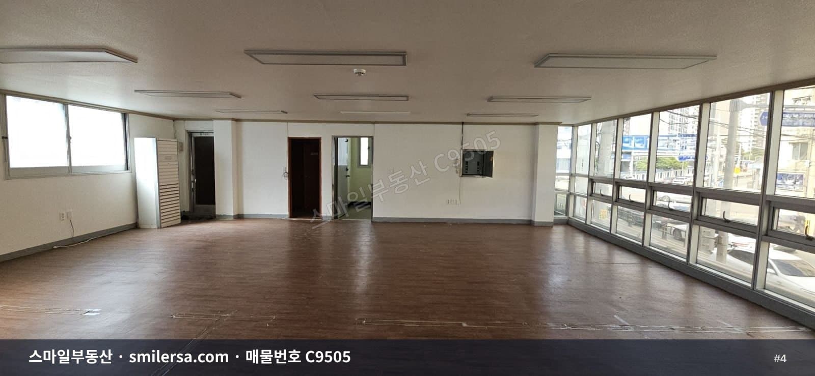 교대·연산역 인근 깔끔한 31평 사무실, 냉난방 완비 썸네일 4