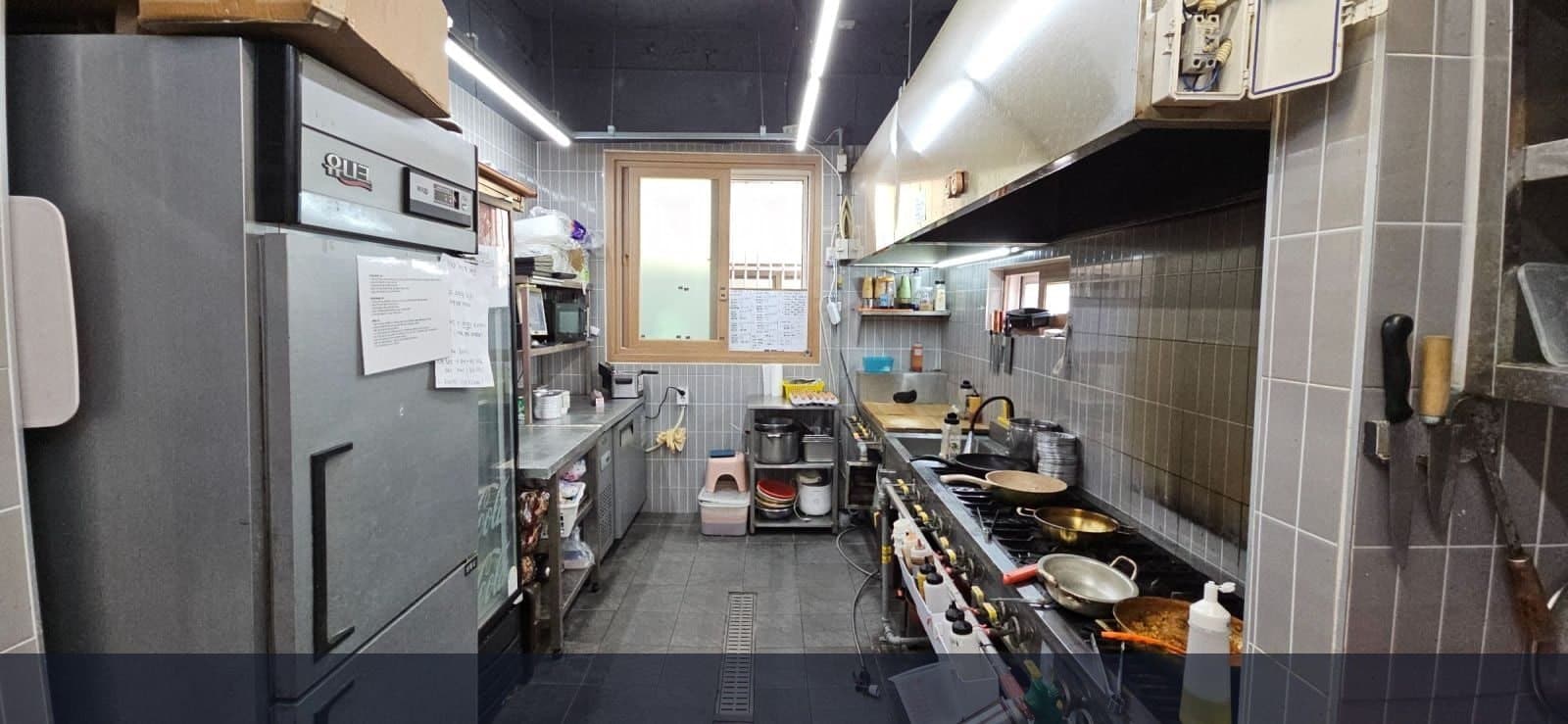 시청인근 먹거리 거리 1층 상가, 유동인구 많은 거제동 29평 썸네일 6