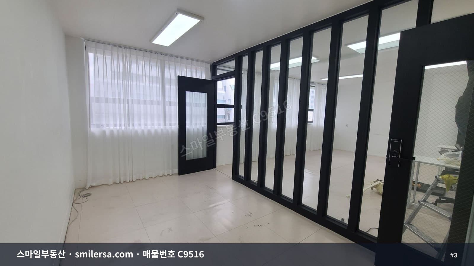 전리단길 사무실 - 인테리어 완비된 11평 루프탑 공간 썸네일 3