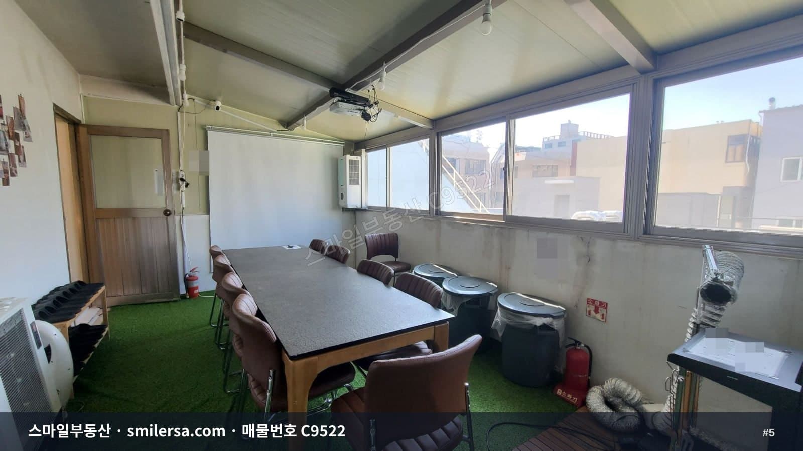 전포사잇길 테라스 있는 깔끔한 3층 상가 썸네일 5