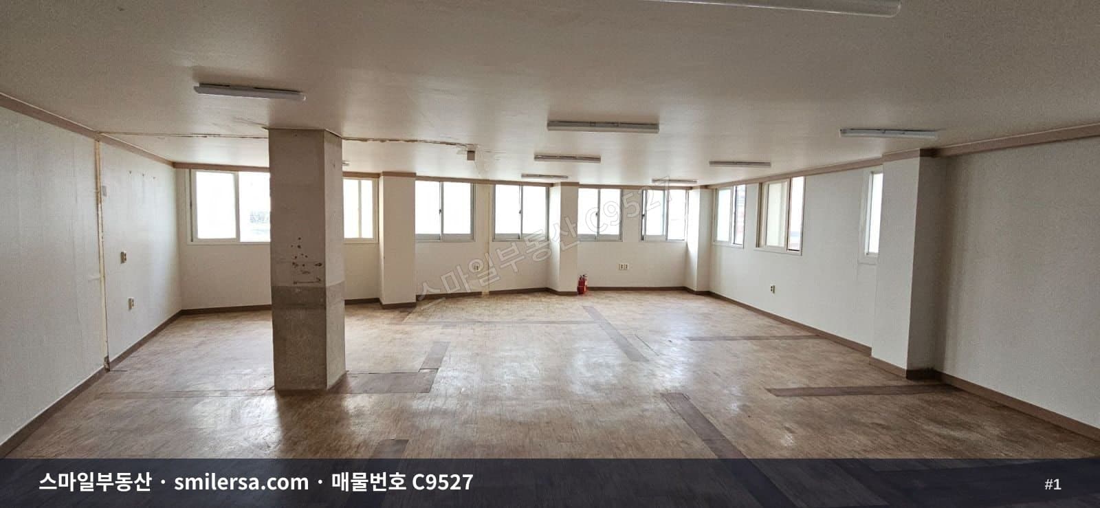 부산광역시 동래구 수안동 사무실 내부 사진 C9527