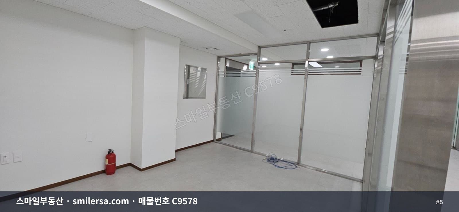 부전역 인근 대형 사무실, 전용 60평 규모 썸네일 5