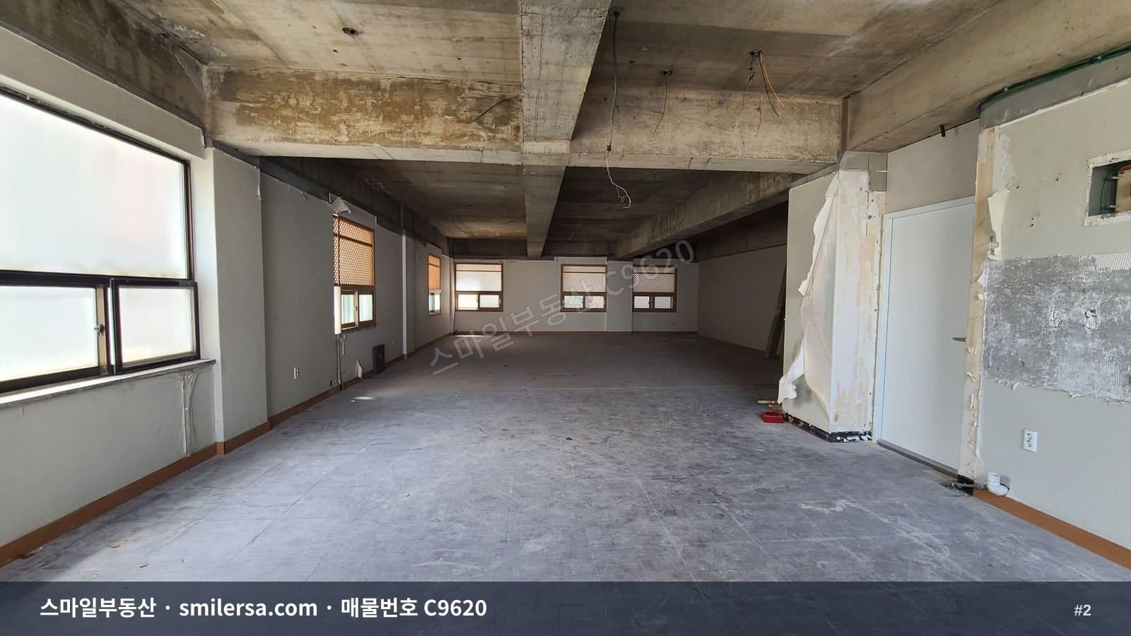 수영구청 인근 3층 사무실, 전용 35평 권리금 없이 시작 썸네일 2