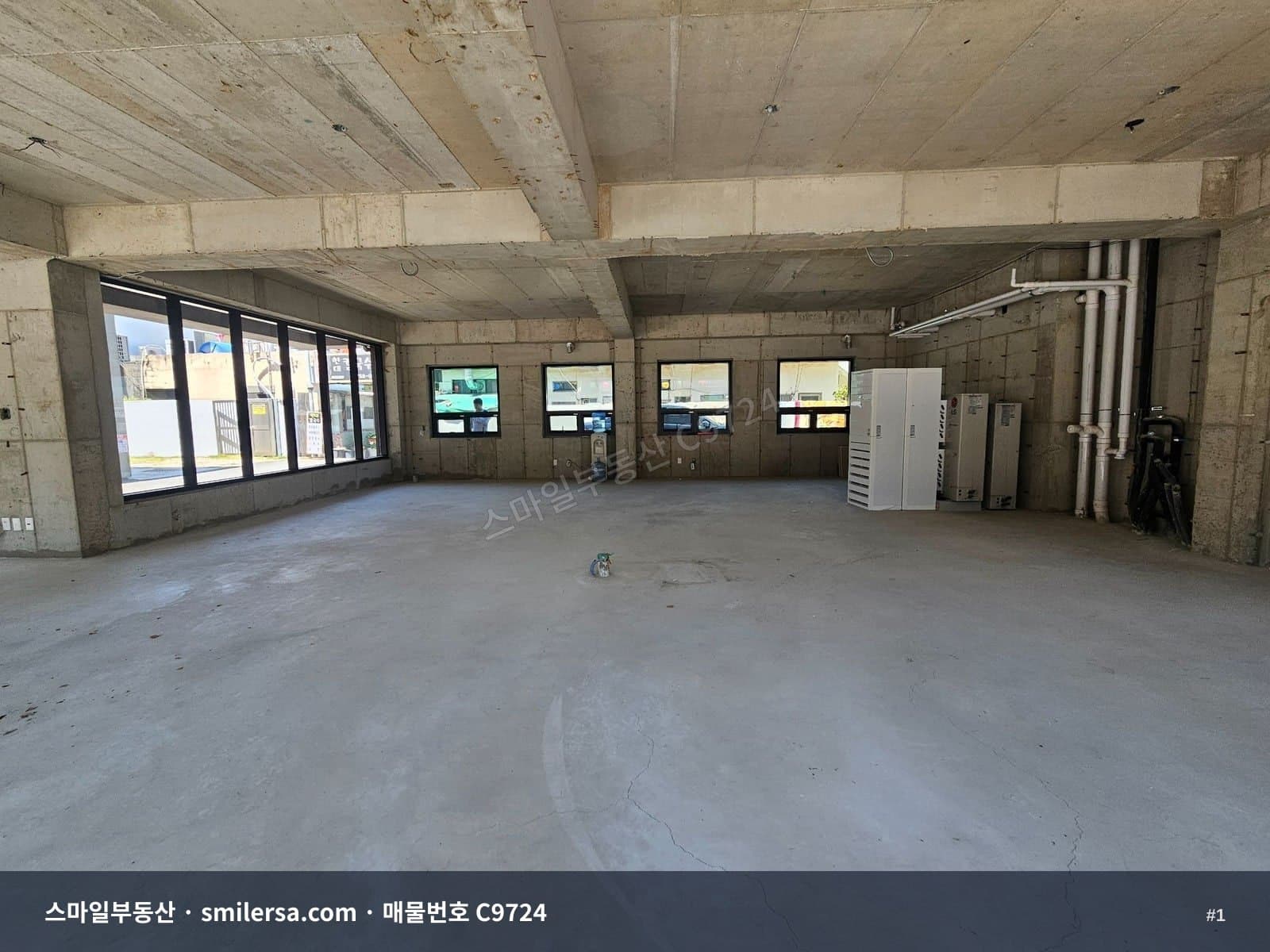 수영구 민락동 대로변 신축 1층 상가, 주차 가능한 전면 좋은 자리 - 1
