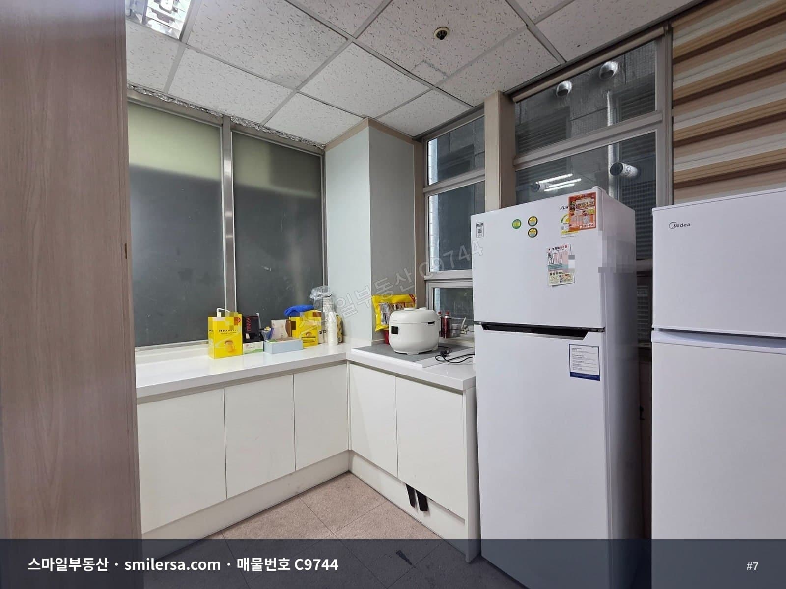 서면역 부전메디칼빌딩 8층 사무실 임대 - 70평대 남동향 썸네일 7