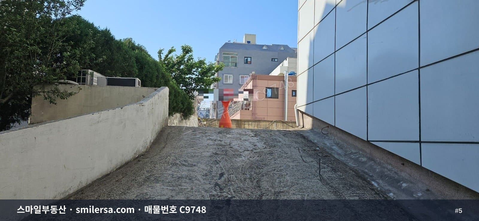 하단 동아대 인근 대로변 1층 대형상가 96평 썸네일 5