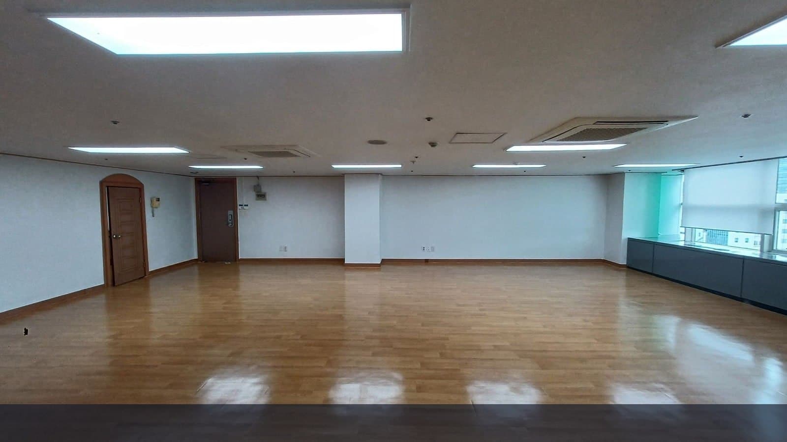 서면 영광도서 인근 주차 편리한 고층 사무실 썸네일 2