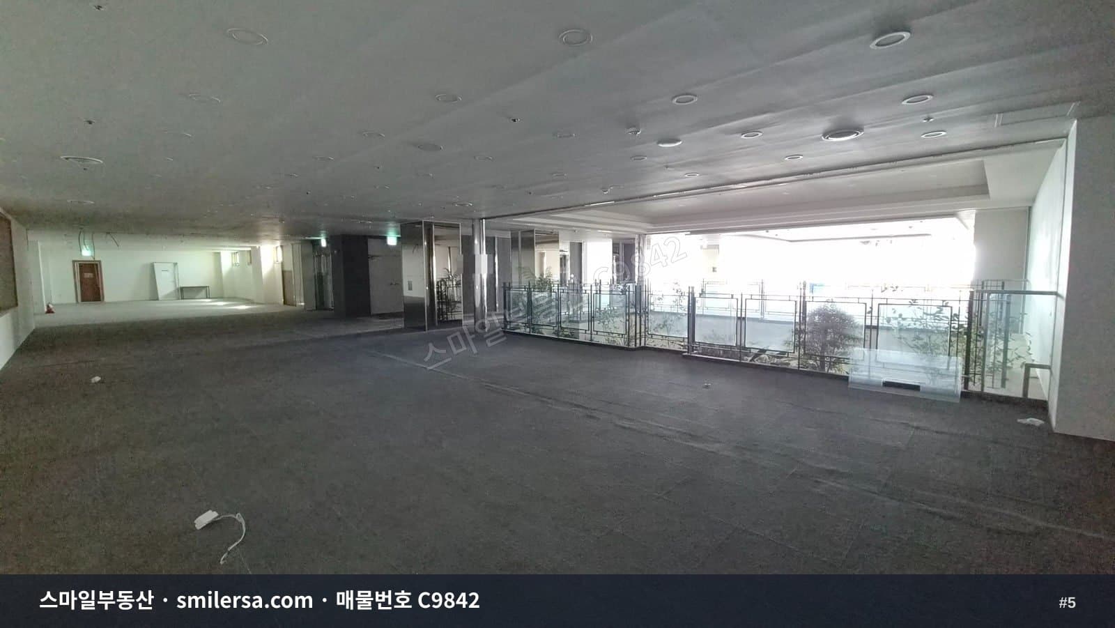 주차 편리한 대형사무실, 부산 사상구 모라동 상가 임대 썸네일 5