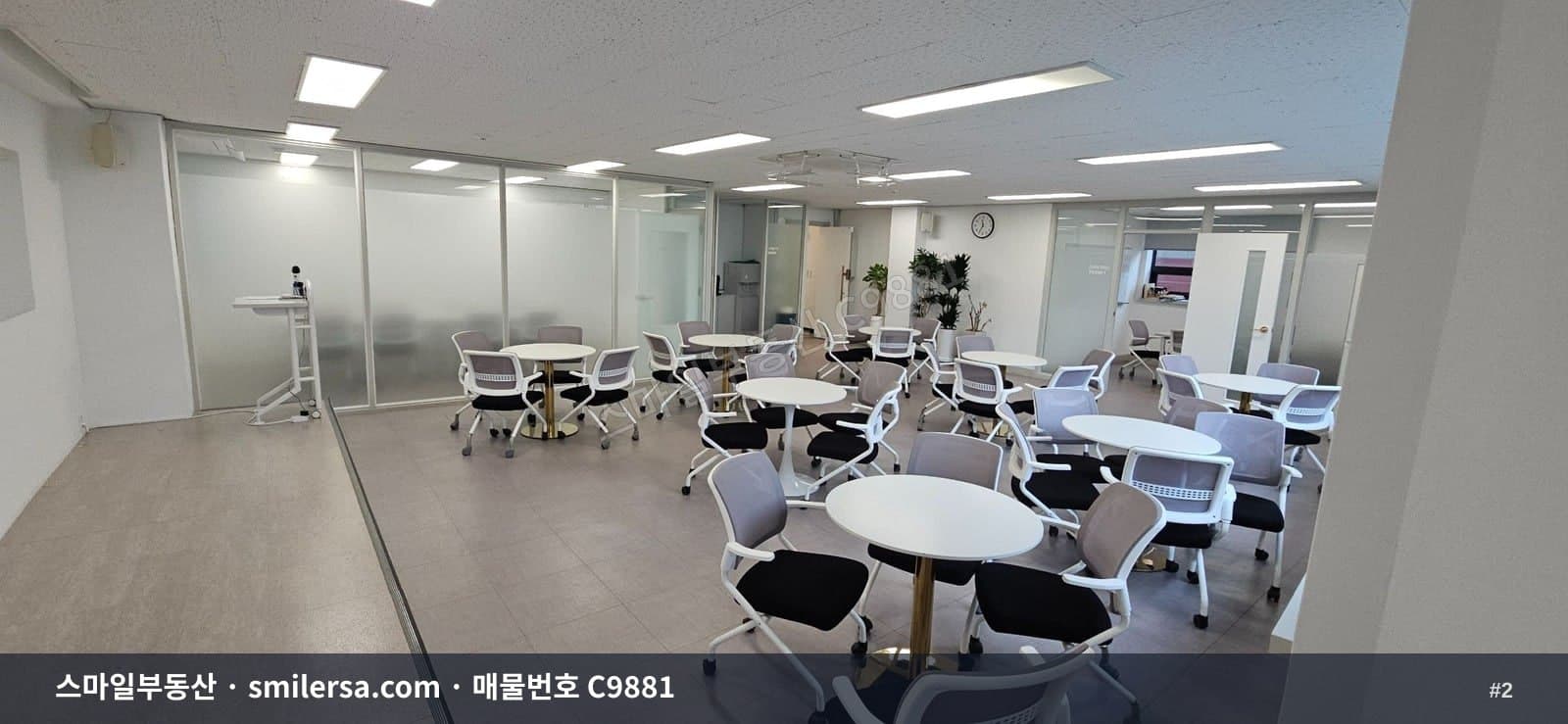 교대역 인근 룸구분 깔끔한 사무실 썸네일 2