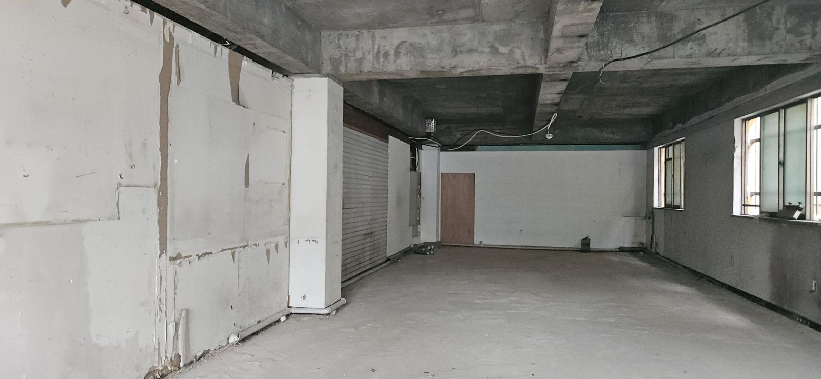 부산광역시 동래구 수안동 상가 - 1