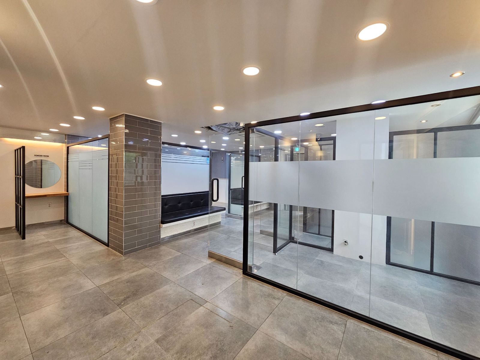 부산광역시 연제구 연산동 상가 - 1