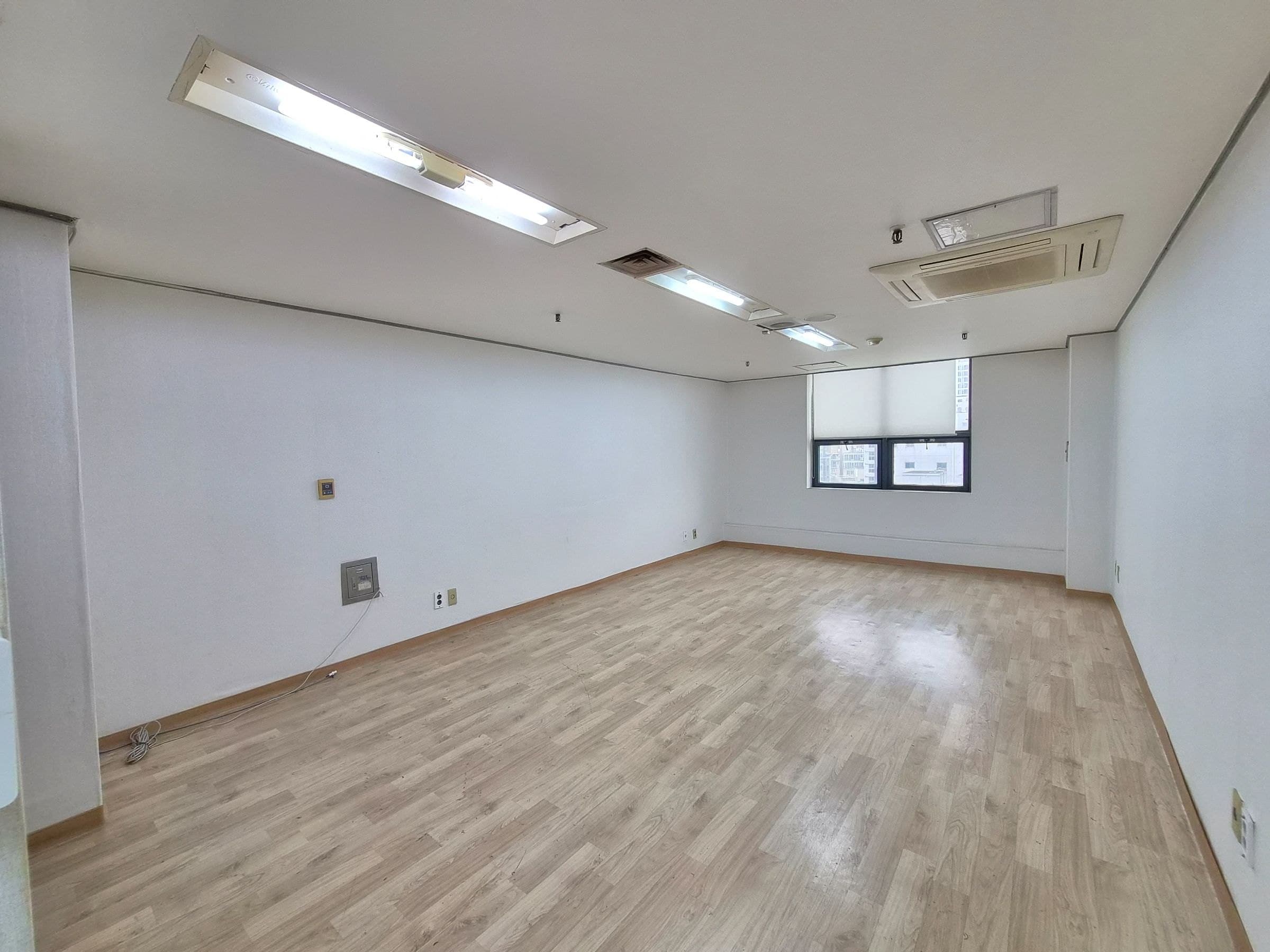 부산광역시 연제구 연산동 사무실 썸네일 2