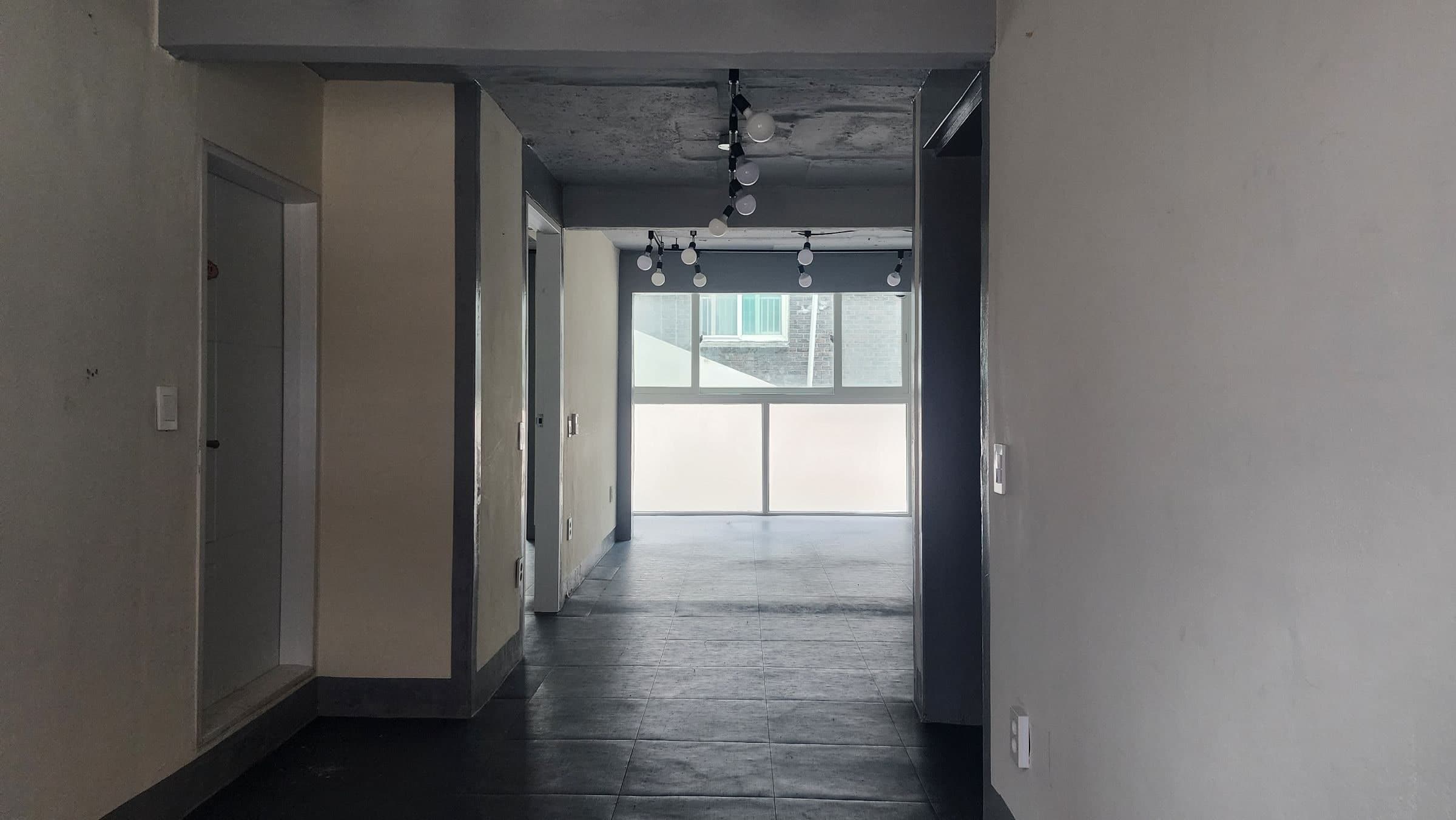 부산광역시 수영구 남천동 상가 - 1