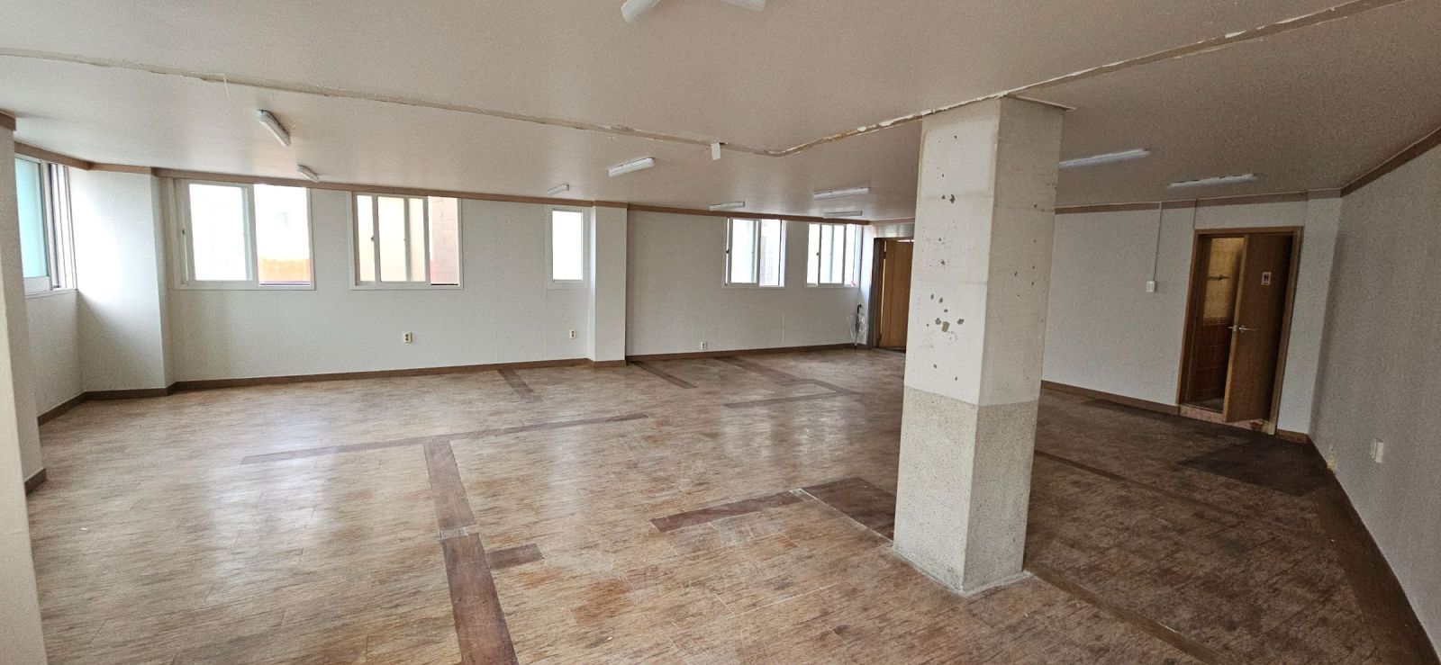 부산광역시 동래구 수안동 사무실 썸네일 5