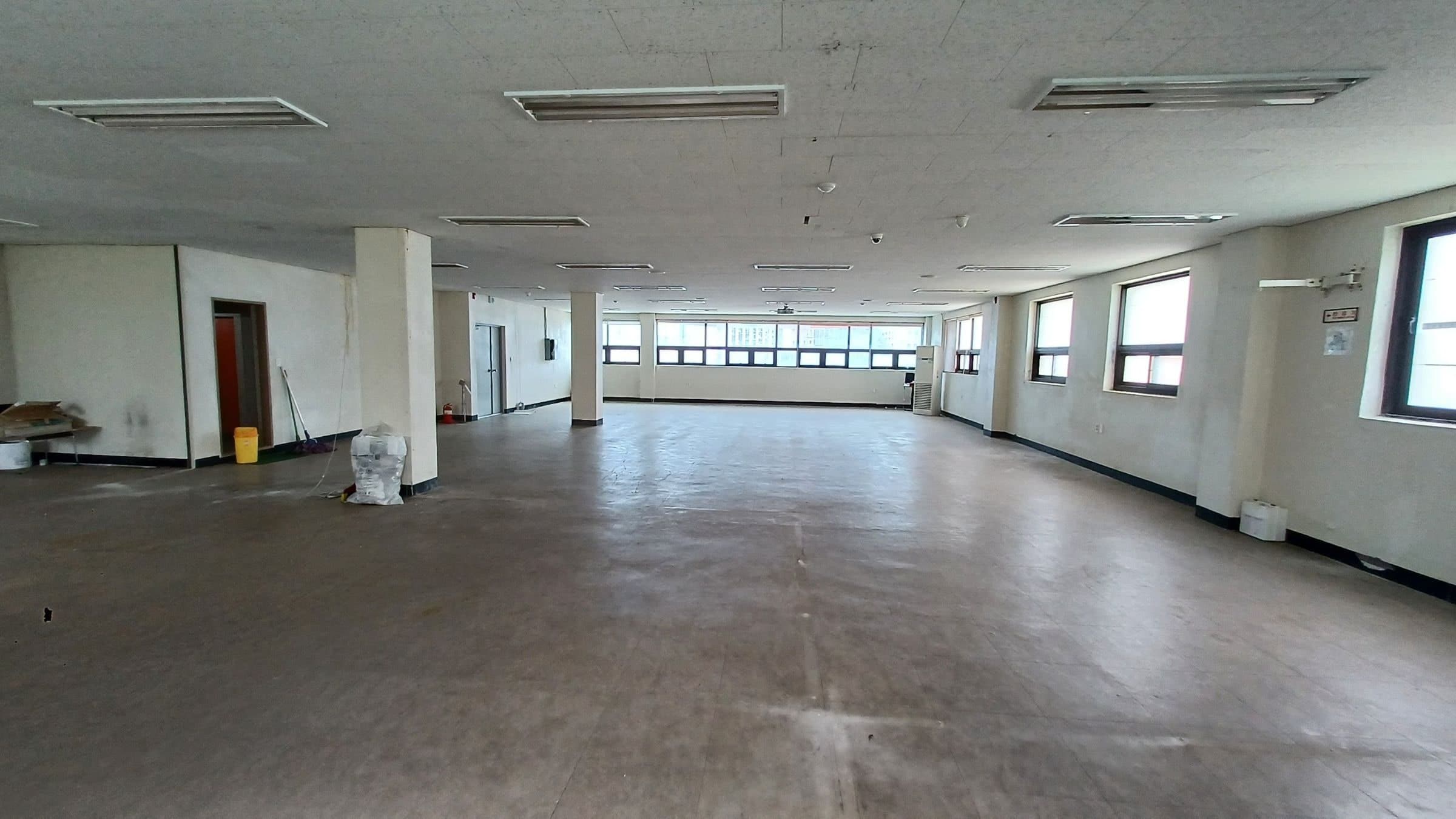 부산광역시 연제구 거제동 사무실 썸네일 2