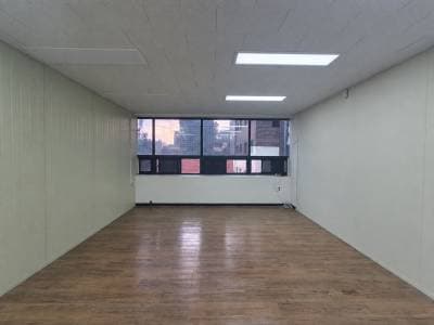 부산광역시 부산진구 전포동 675-5   사무실