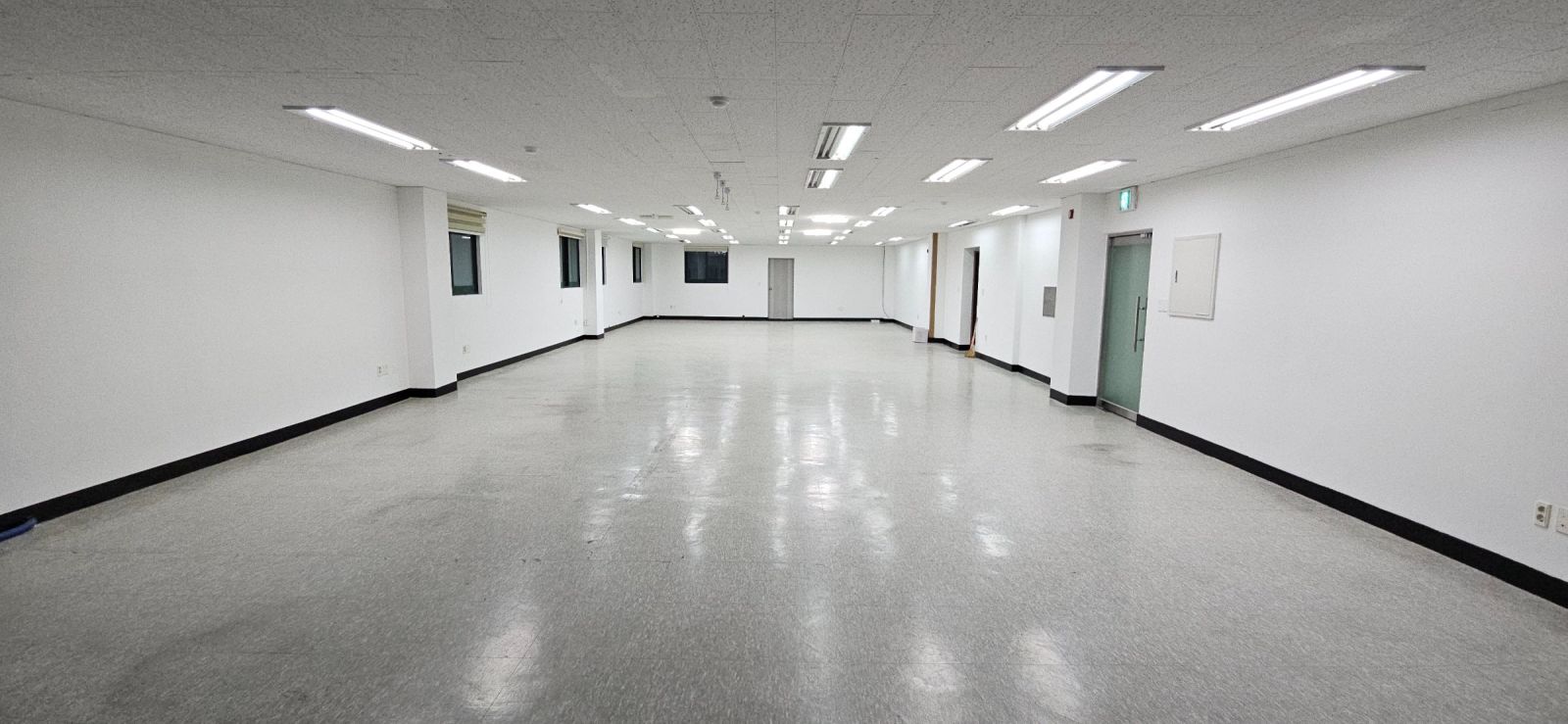 부산광역시 연제구 연산동 사무실 썸네일 2