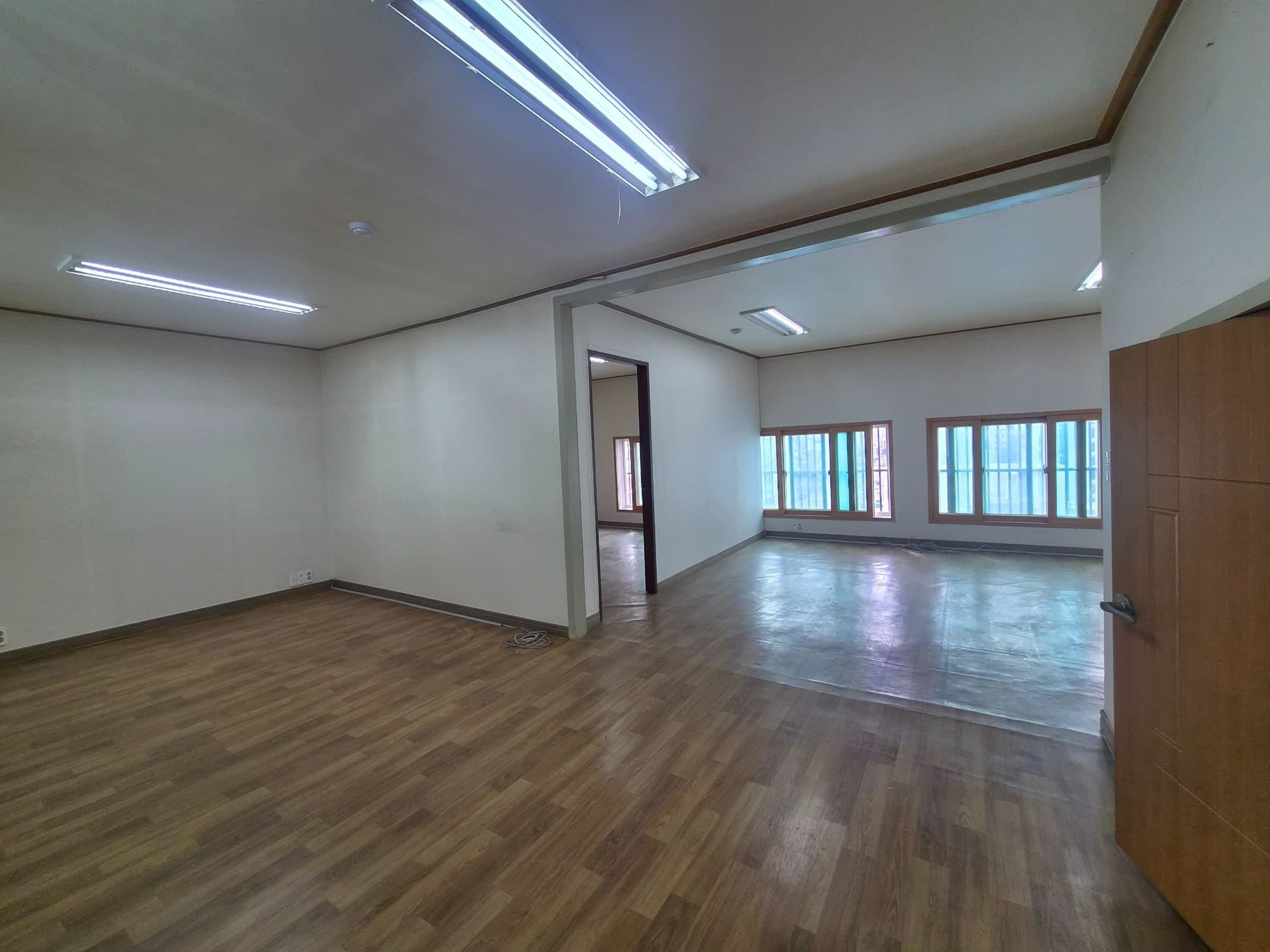 부산광역시 부산진구 전포동 사무실 - 1