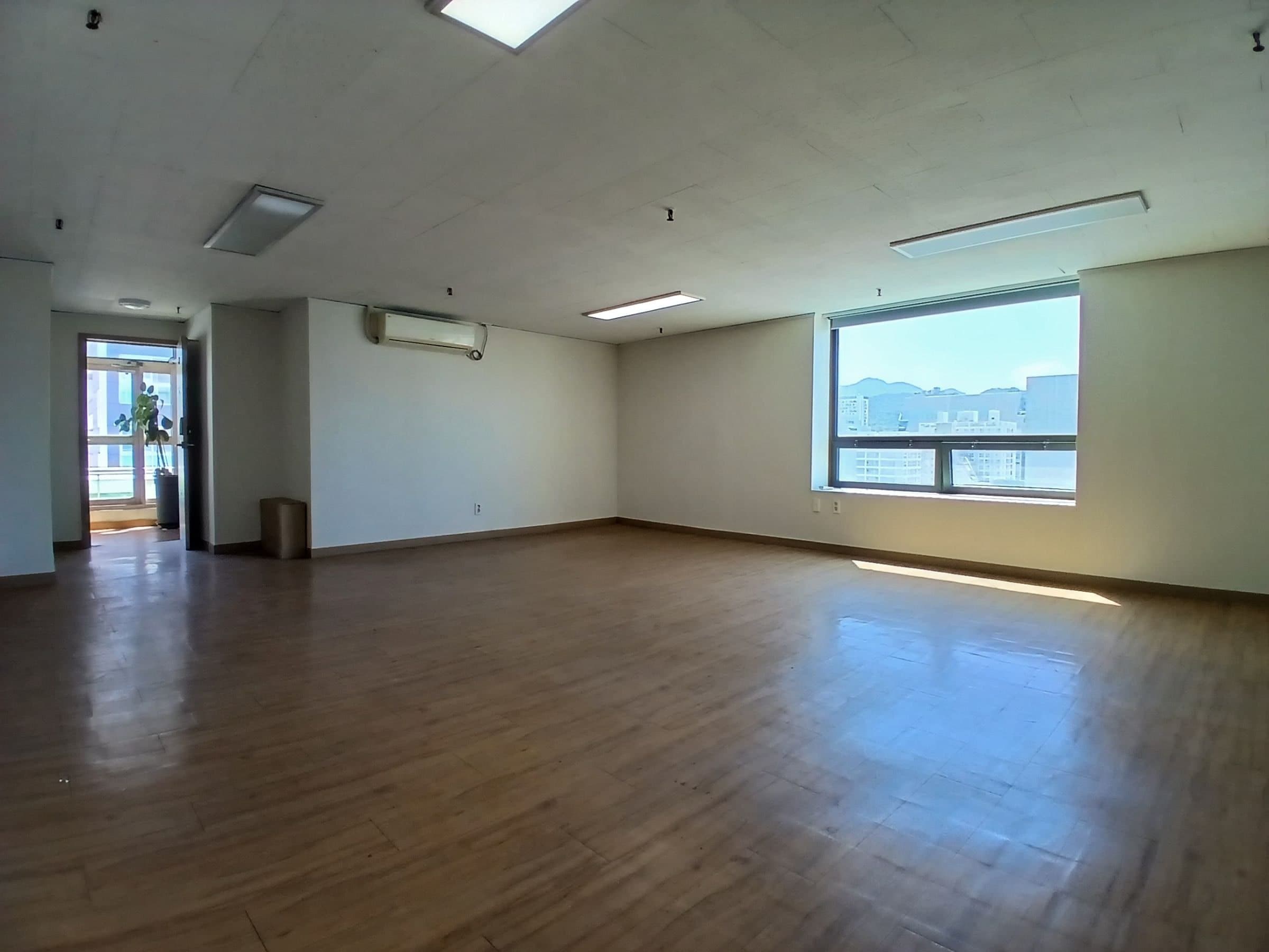 부산광역시 부산진구 전포동 사무실 - 1