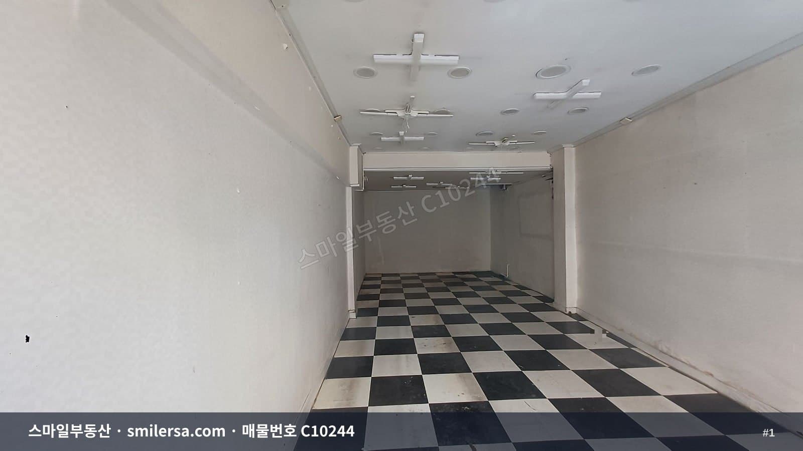 골드테마거리 삼거리 인근 1층 상가 - 1