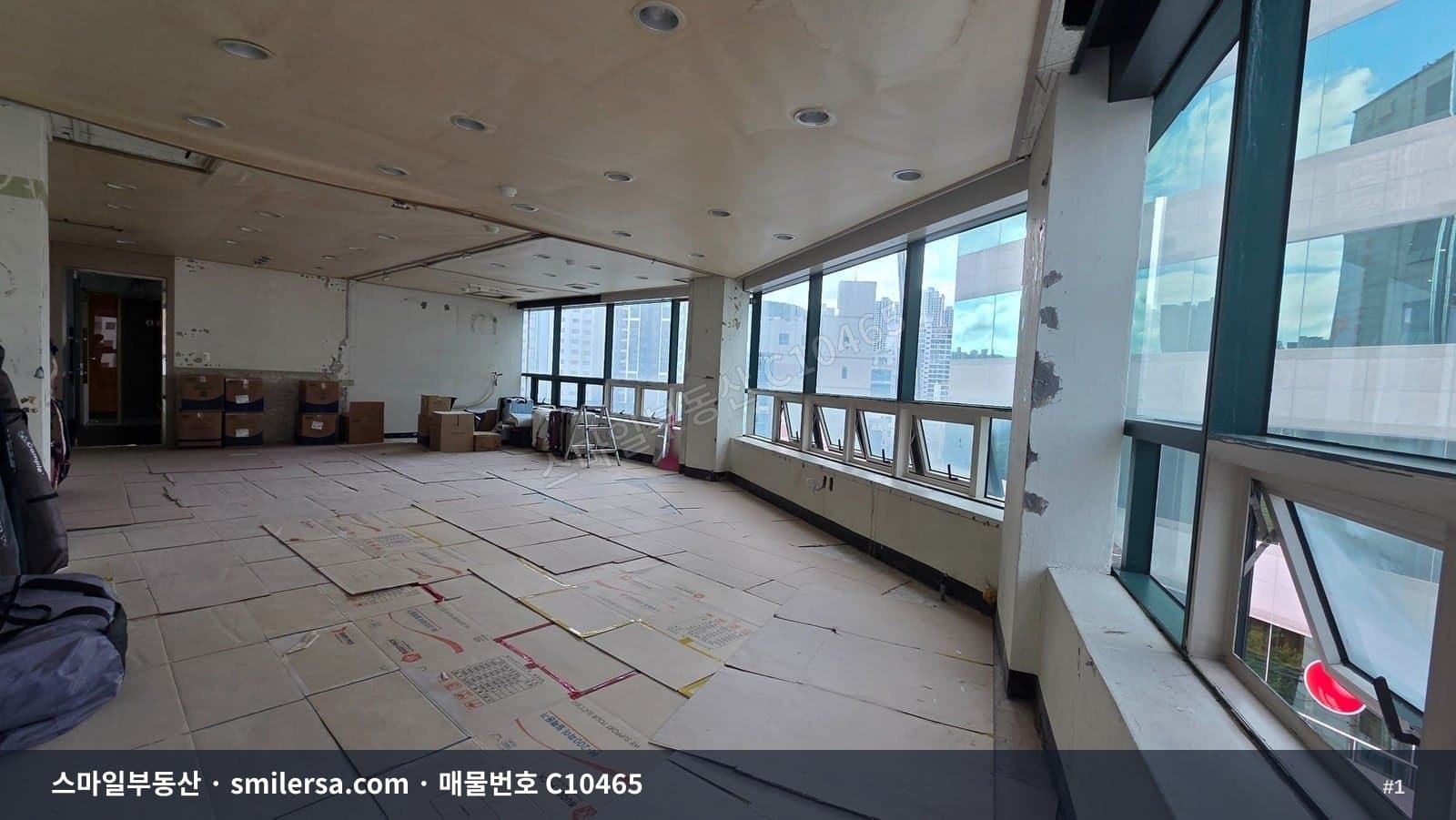 시청 인근 사거리 코너 건물 사무실 - 1