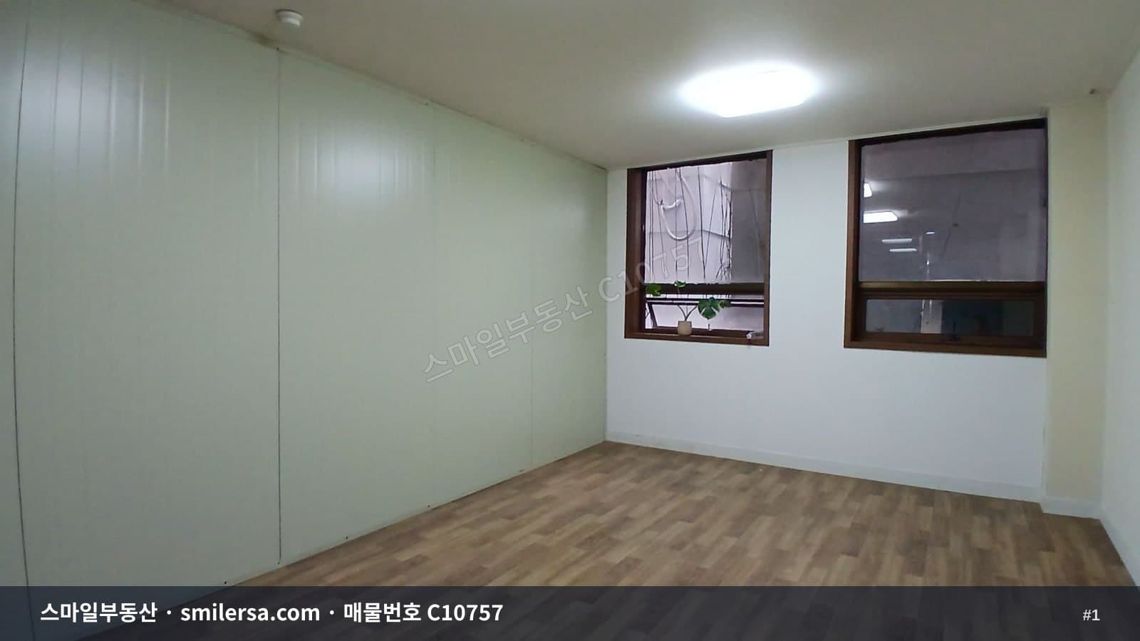 범일역 골드테마거리 인근 깔끔한 상가 사무실 - 1