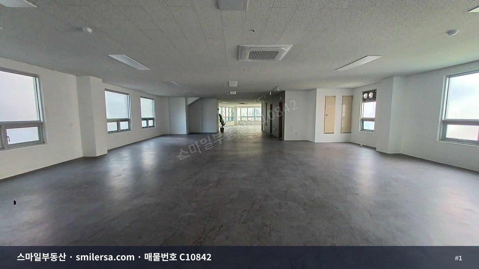 연산역 초역세권 사무실, 가시성 좋은 8층 월세 - 1
