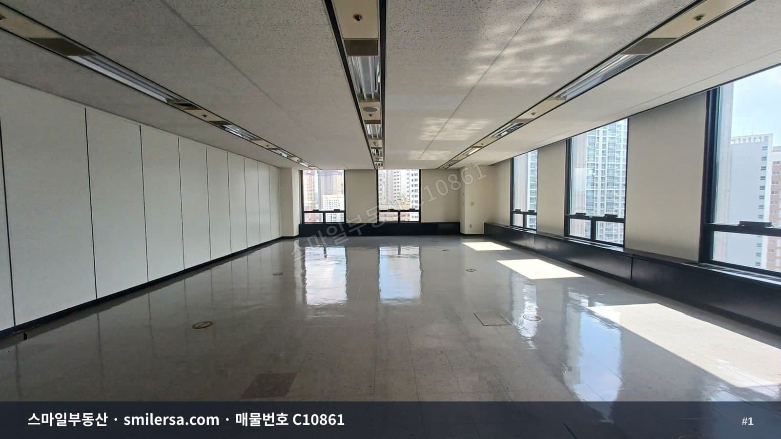 교대 인근 업무용 중형사무실 - 1